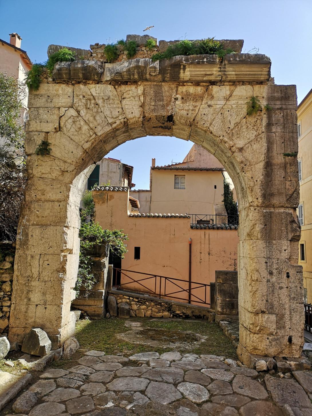 Arco Quadrifronte